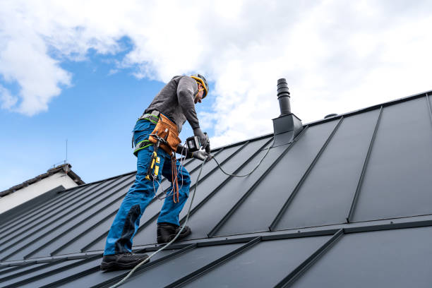 Best Emergency Roof Repair Services  in Lliams Bay, WI